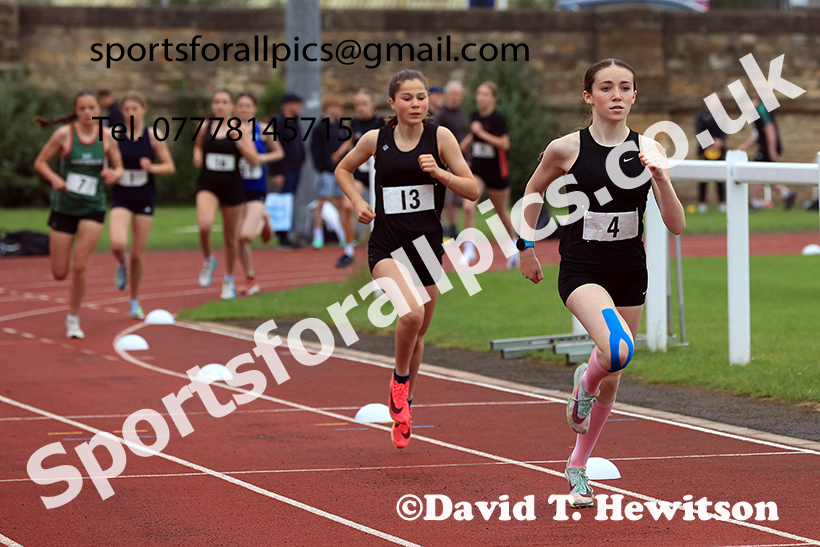 Girls 800 metres, 2025 Northumberland Schools Track and Fields, Wentworth, Hexham. Photo: David T. Hewitson/Sports for All Pics